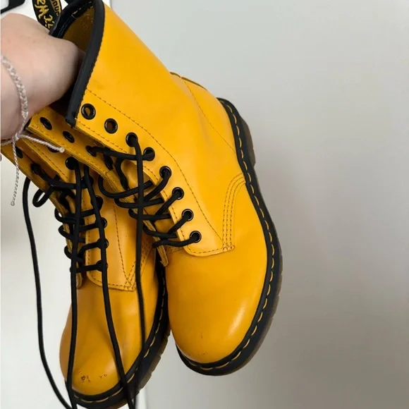 Yellow Doc Marten boots - Picture 2 of 5
